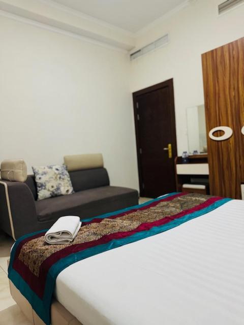 Al Hayat Suites Apartment Манама Экстерьер фото