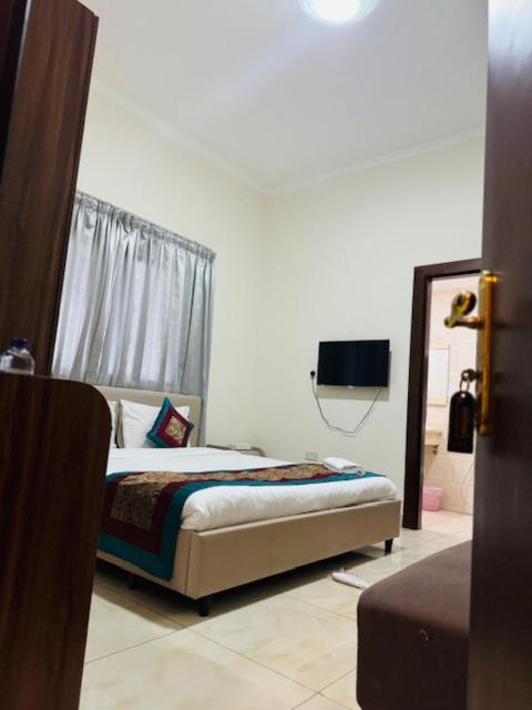 Al Hayat Suites Apartment Манама Экстерьер фото