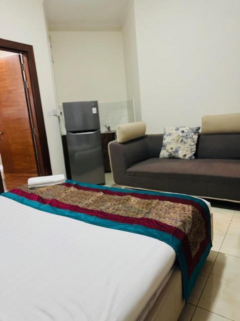 Al Hayat Suites Apartment Манама Экстерьер фото